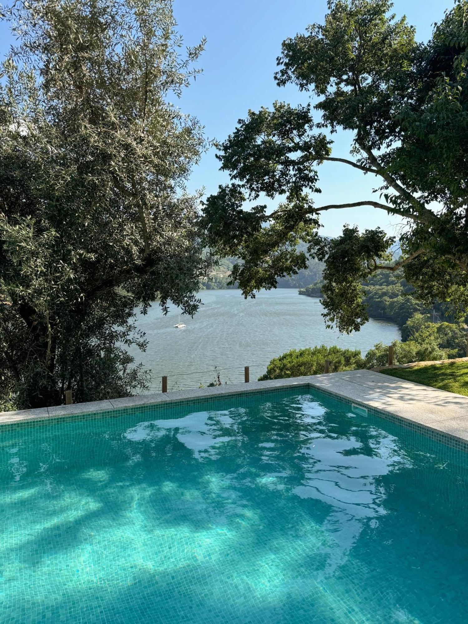Quinta Da Ribeirinha - Douro River Farm stay Pacos de Gaiolo
